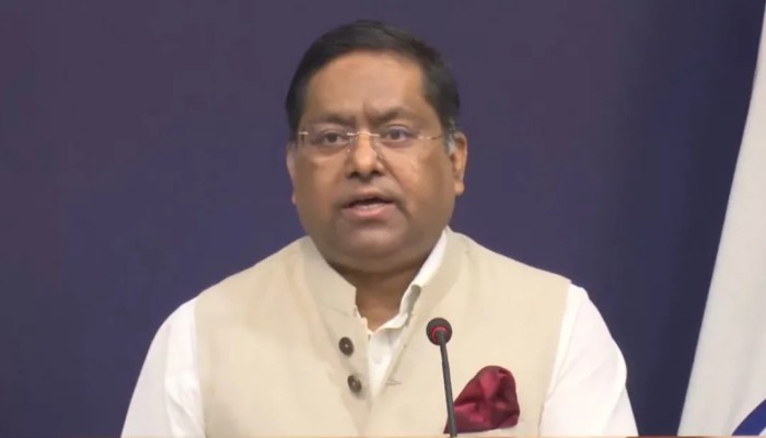 শেখ হাসিনাকে প্রত্যর্পণের অনুরোধ পর্যালোচনা করছে ভারত